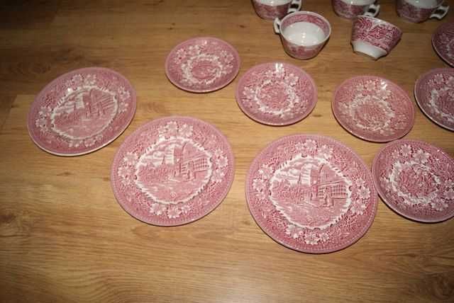 Porcelana różowa Royal Tudor Ware