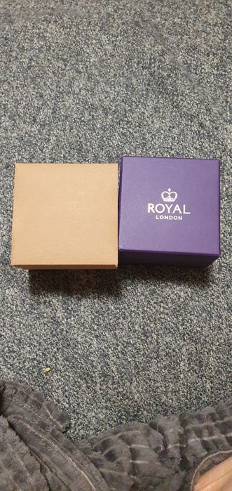 Часи Royal London