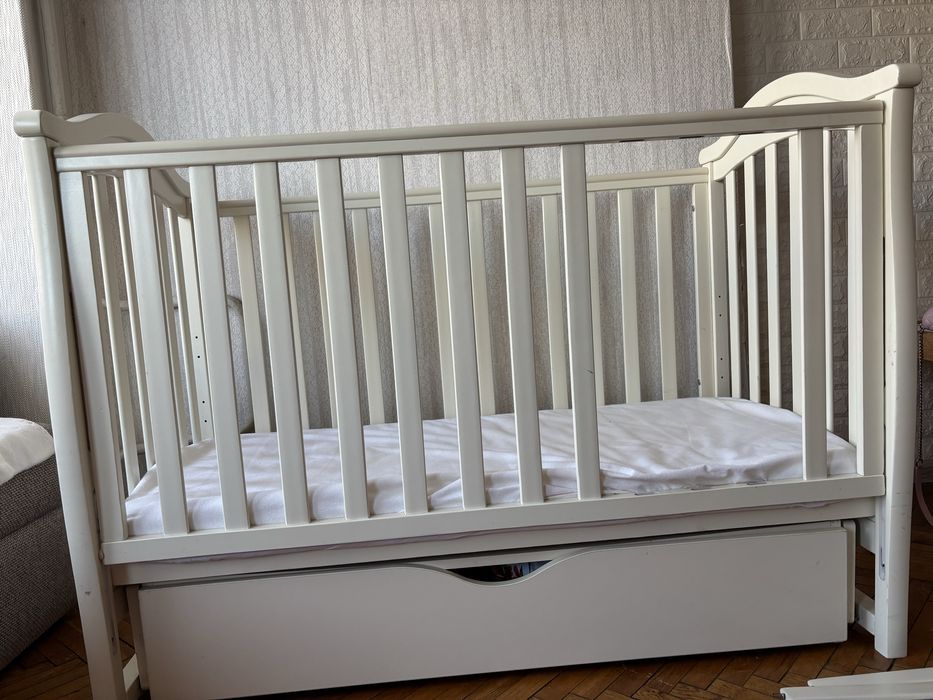 Ліжко дитяче і комод Верес