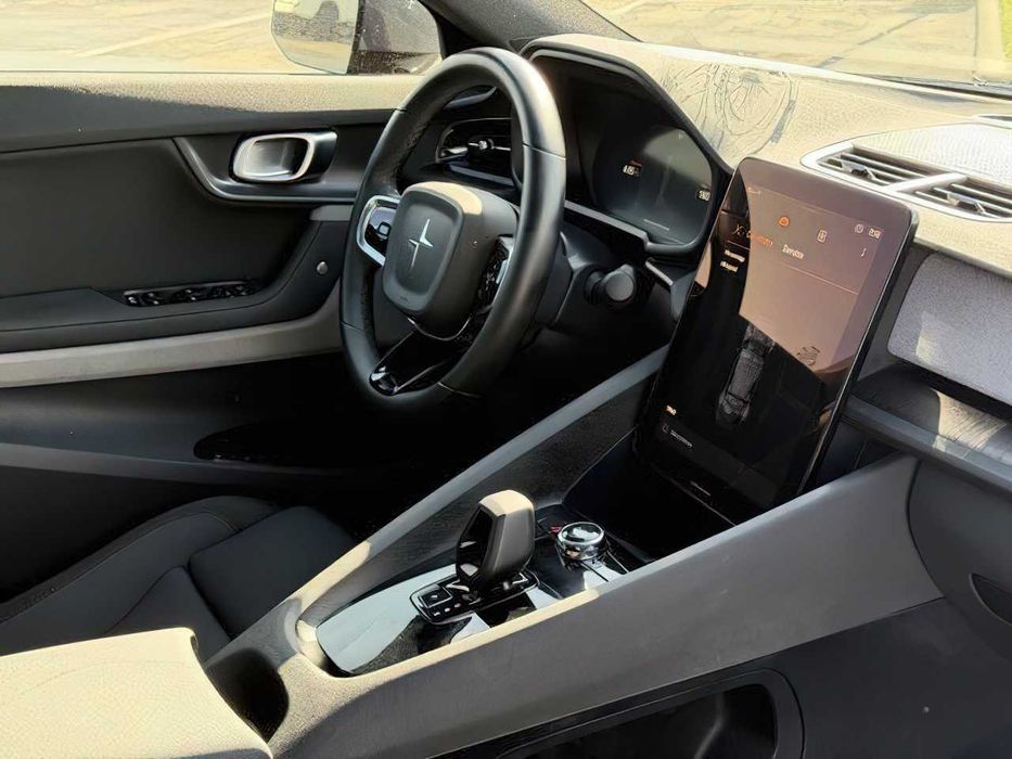Polestar 2      2021