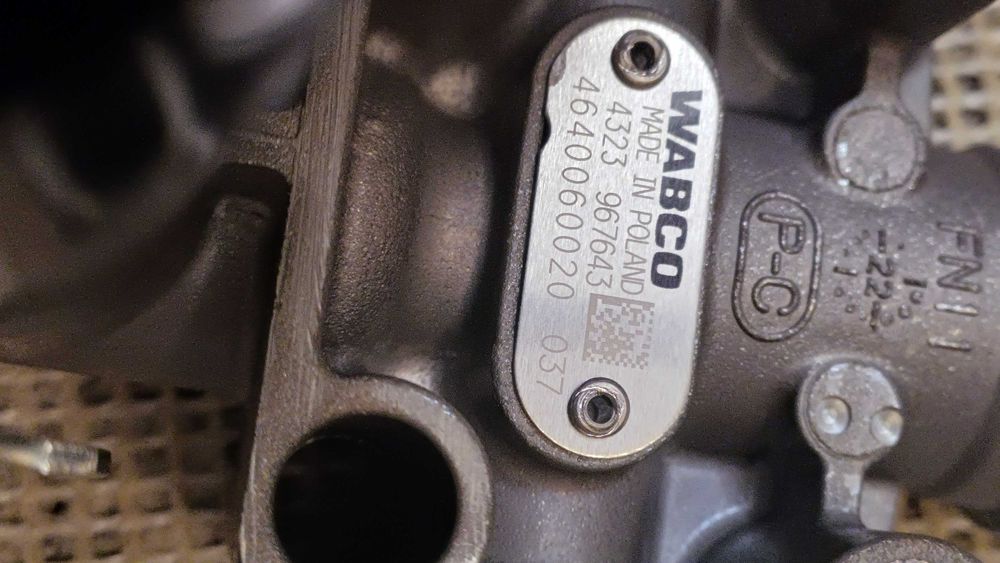 Кран рівня підлоги WABCO 4640060020.