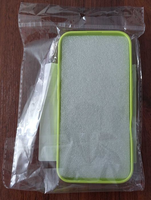 Продам чехол на  Iphone 16