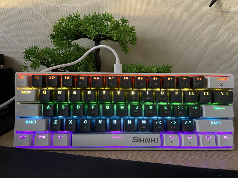 Продаю игровую механическую клавиатуру