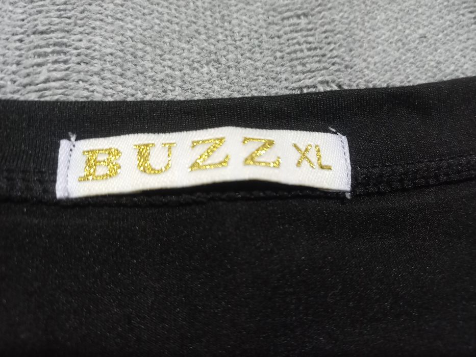 T-shirt preta XL nova