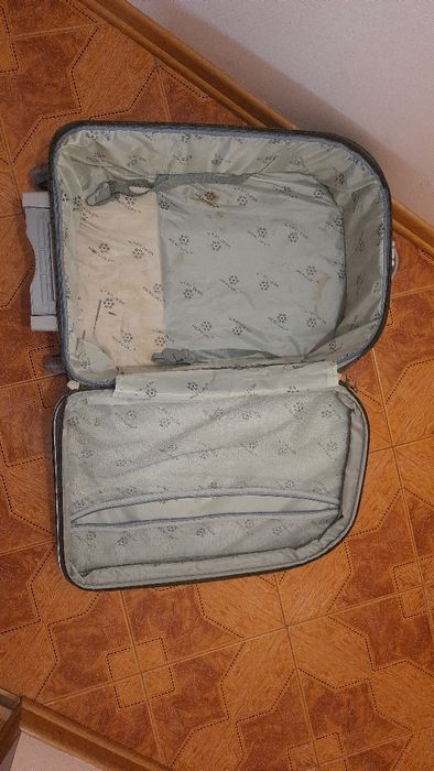 Продам Валізу дорожню