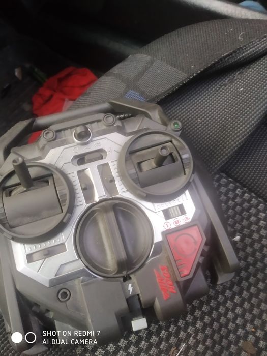 Пульт дистанційного керування квадрокоптера