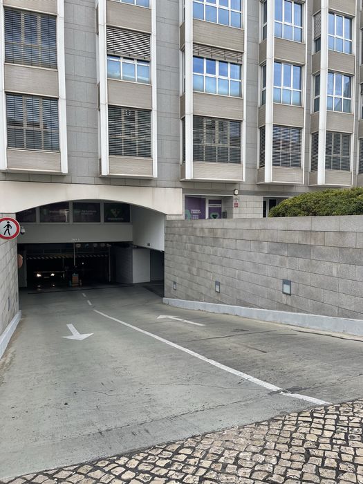 Aluguer de lugar de garagem nas Amoreiras - Alugo