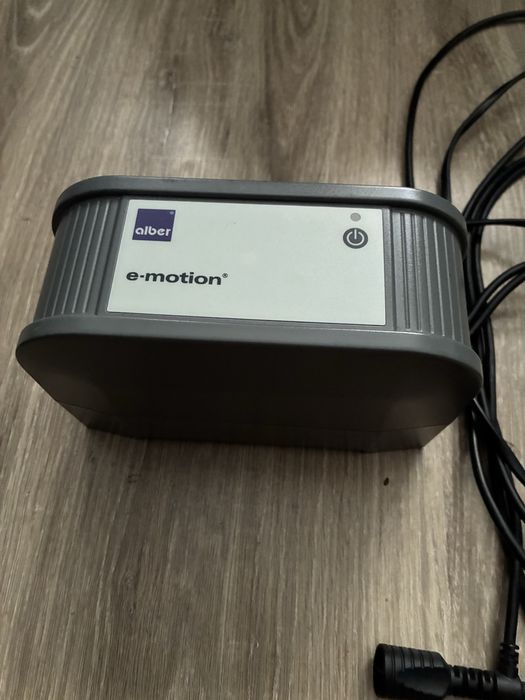 Alber e-motion PS3025 ładowarka do kół wózków inwalidzkich