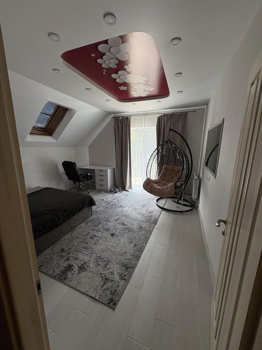 Будинок в кривині