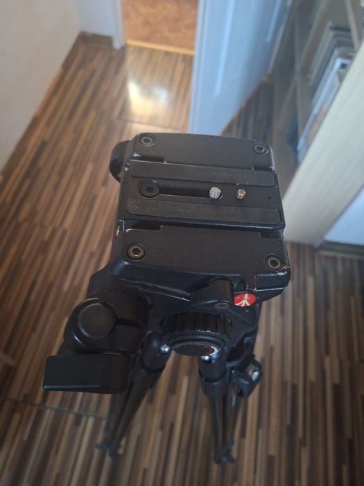 Statyw Manfrotto trójnóg, z głowica 501hdv