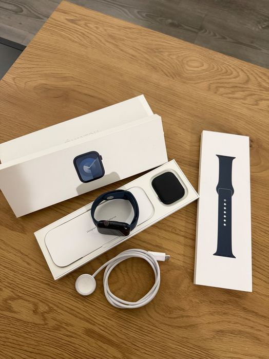 Apple Watch Series 9 45mm Midnight Aluminum
