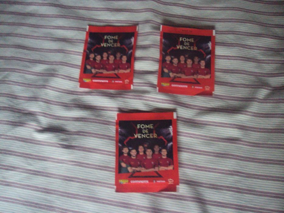 SAQUETAS de cromos de futebol
