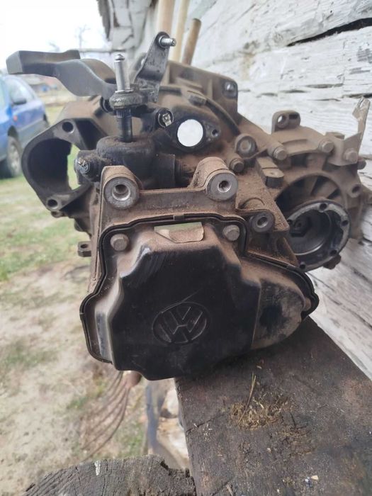 Продам кпп volkswagen caddy 1.9 турбо дизель 2008