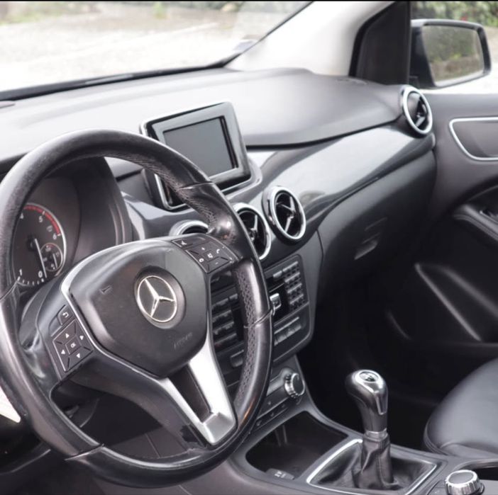 Mercedes-Benz B180d