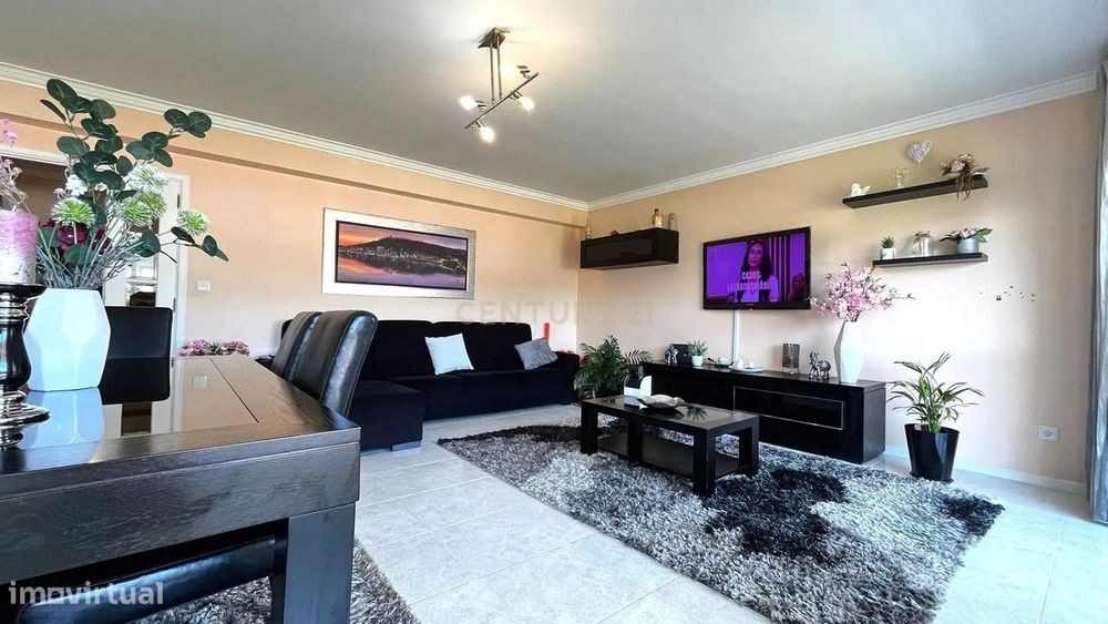 Apartamento T2 com Varanda e Vista em Viana do Castelo