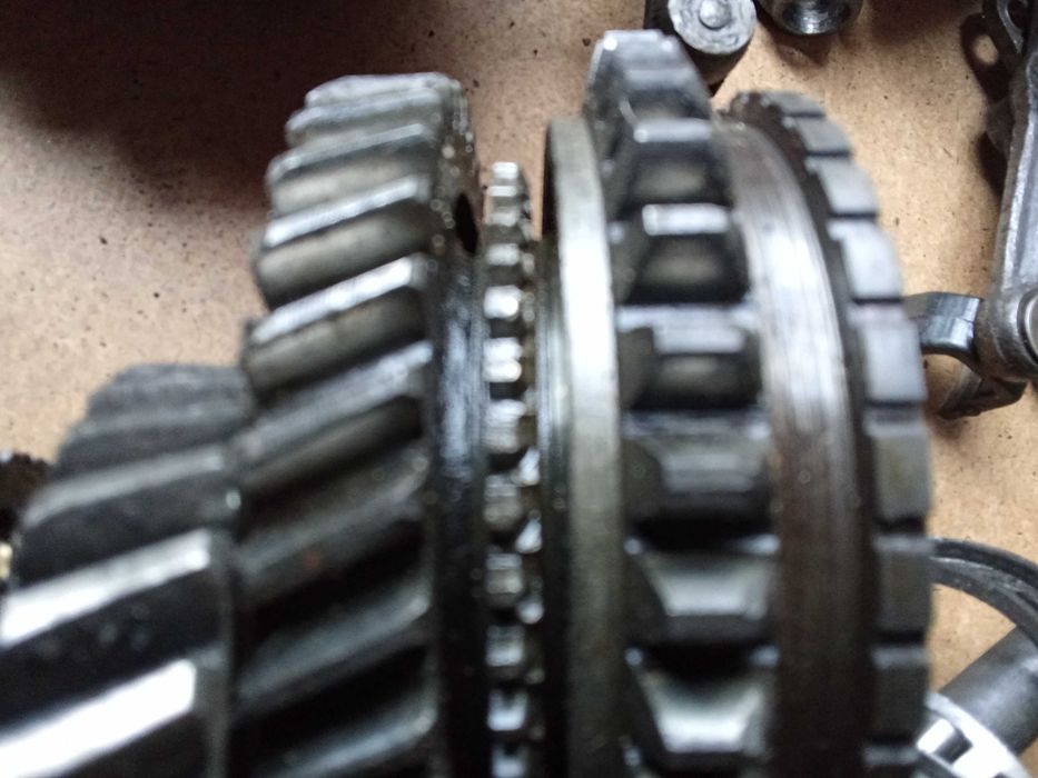 Продам шестерні коробки,роздатки луаз