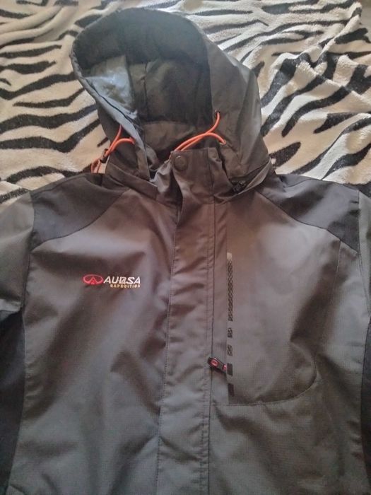 Осіння куртка на підлітка