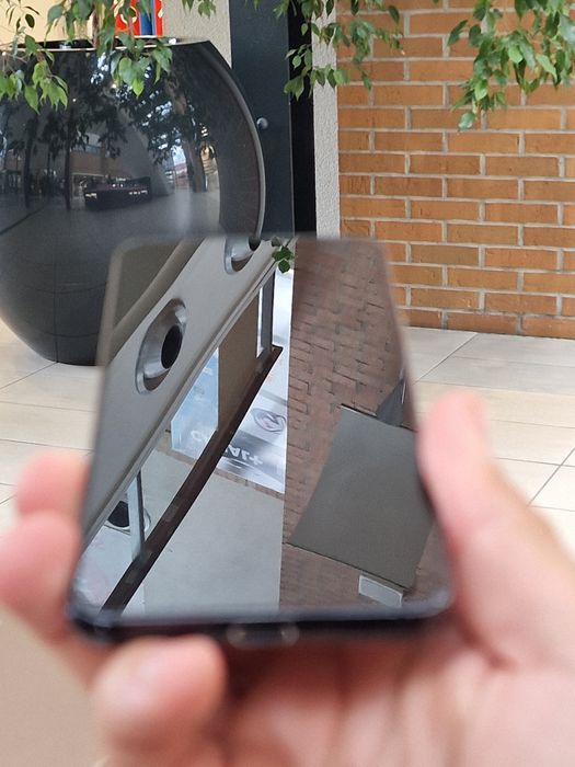 Samsung S22 8/128 GB w bardzo dobrym stanie