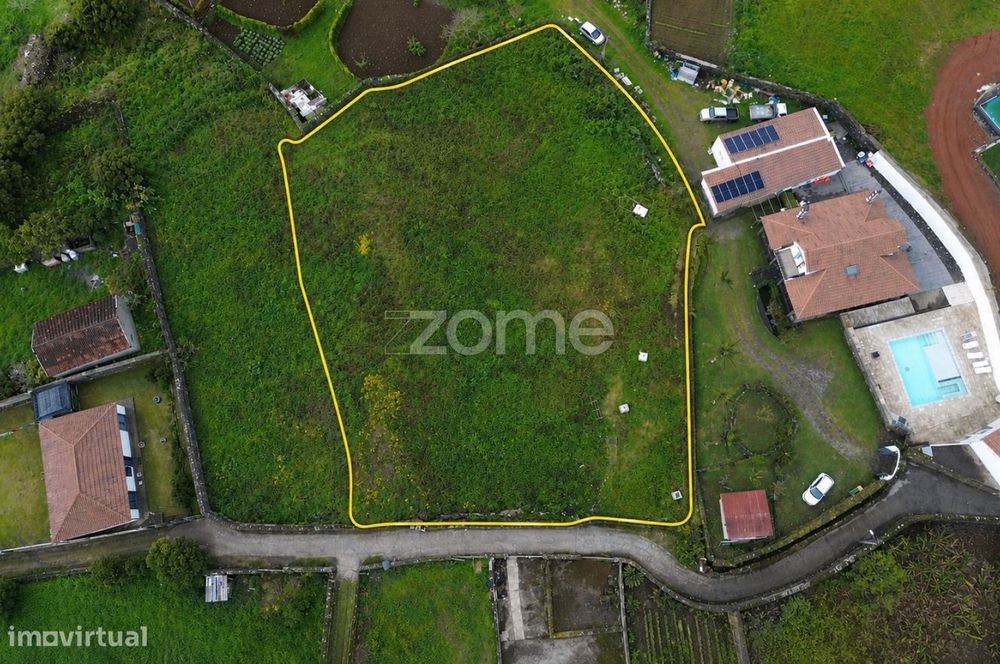 Terreno com Projeto para Moradia T4 – Lagoa, São Miguel