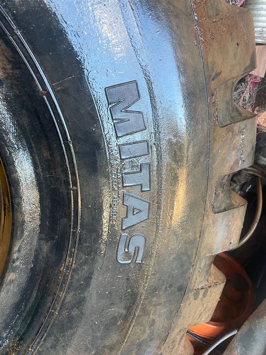 Pneus \c Jante para camião dumper