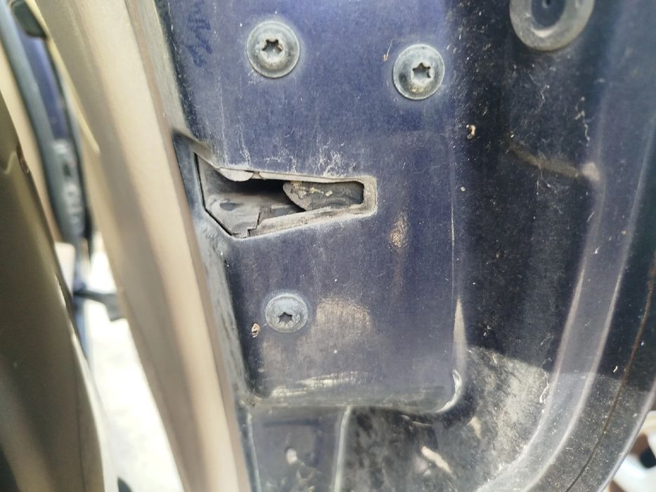 Fechadura / fecho porta trás direito CHRYSLER Voyager / Grand Voyager