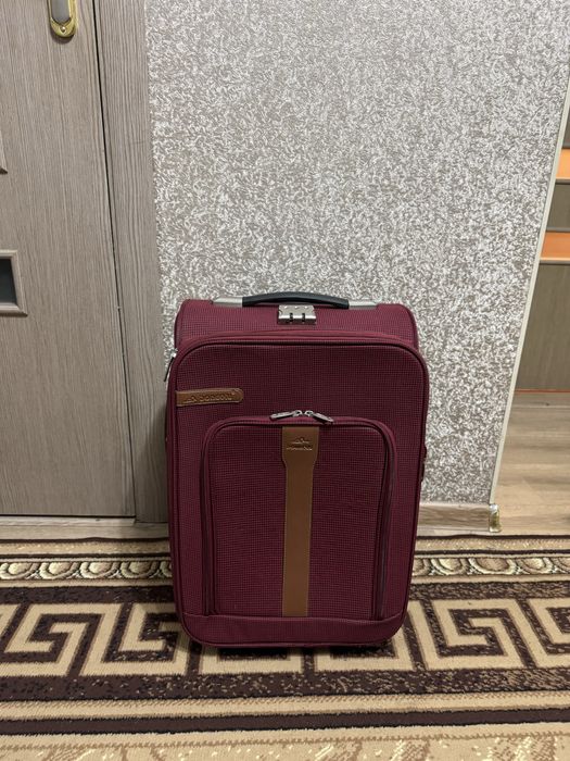 Валіза фірмова як нова