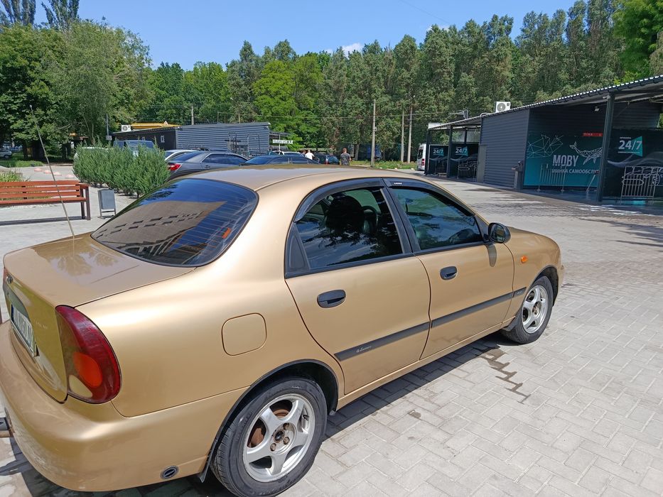 Продам  автомобіль Lanos