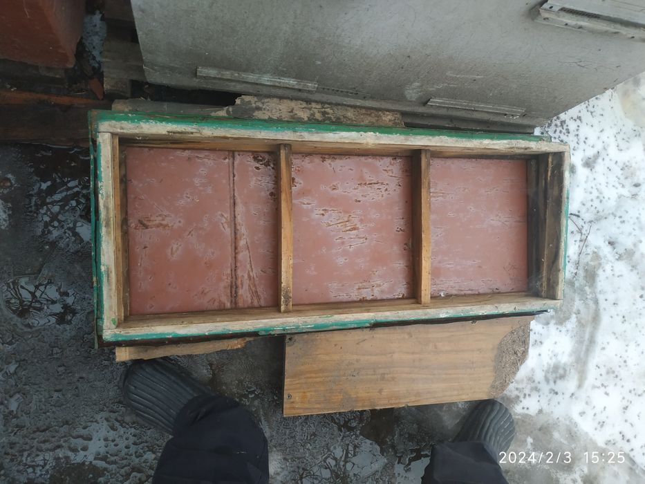 Улики для пчел украинка