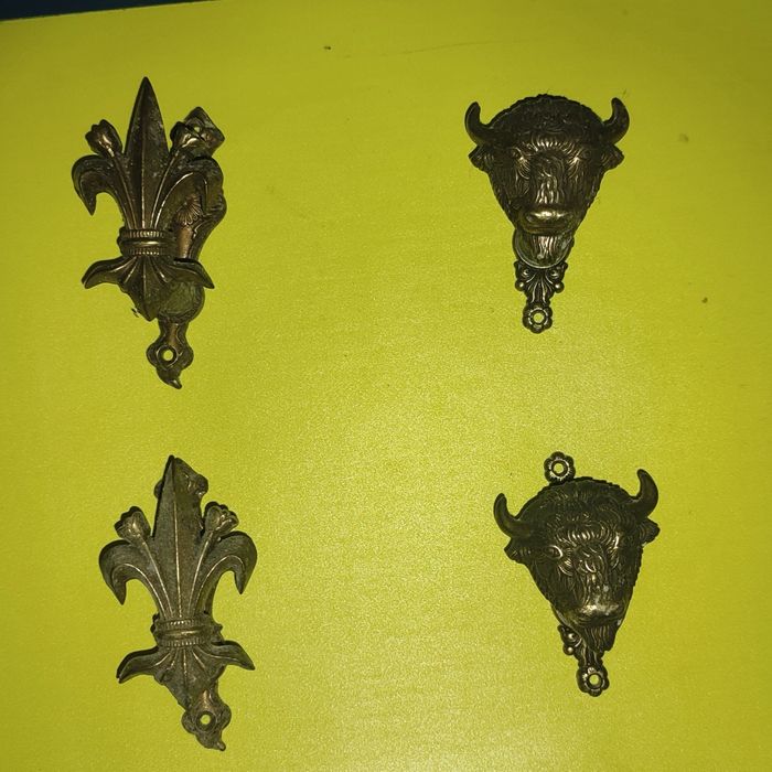 Bengaleiros de parede antigos