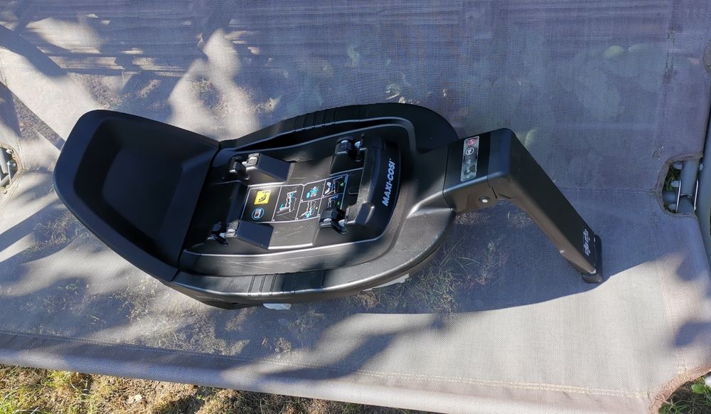 Fotelik nosidełko Maxi Cosi Peeble plus 0-12 kg + baza