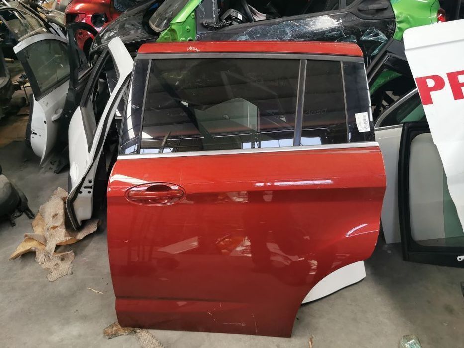 Porta Lateral Esquerda Ford C-Max do ano 2015