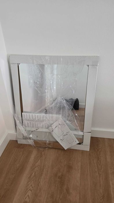 NOVO Espelho com Prateleira IKEA NYSJON