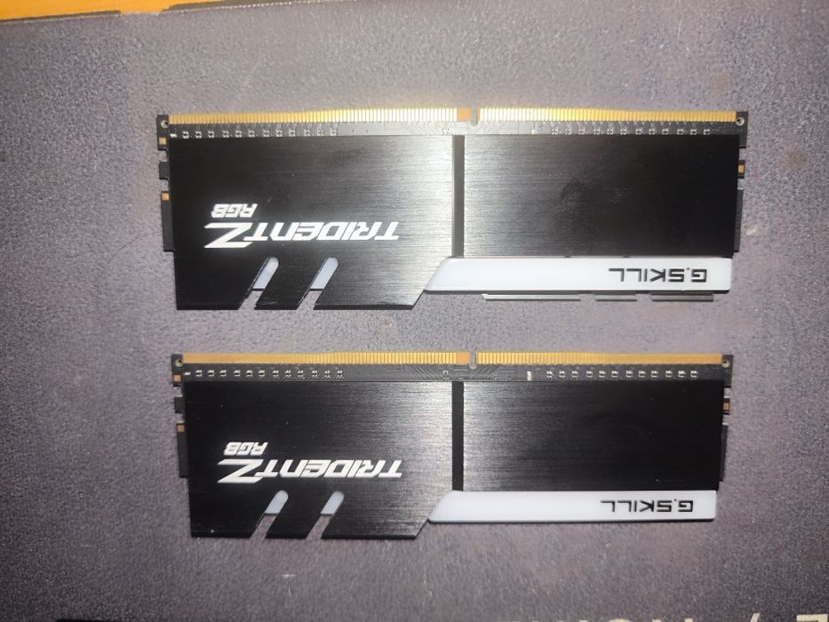 16  GB DDR4-3446 Trident Z RGB