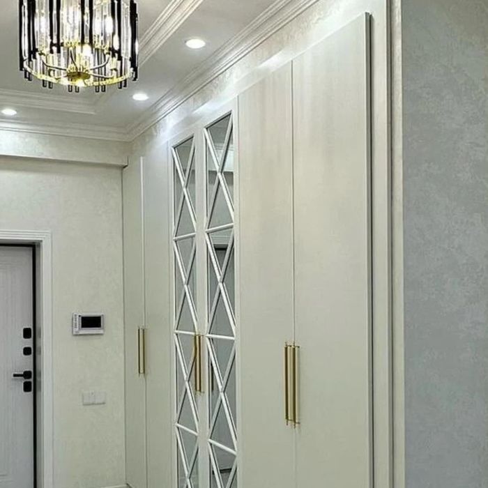 Шафи купе та шафи з натуральної деревини