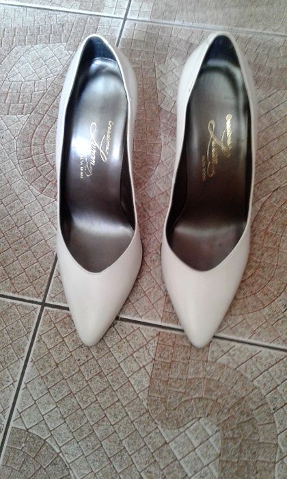 Новые свадебные туфли лодочки 36р-р, натур. кожа Италия