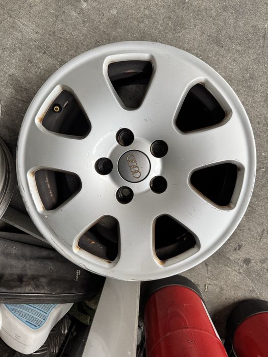 4 Jantes Originais Audi 15” 5x112 ET39 + 2 Pneus Michelin