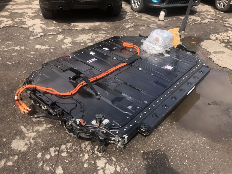 イートロン　EMS Акумулятор Iron horse 12V 74Ah 680A R+ En 276*175*190Mm