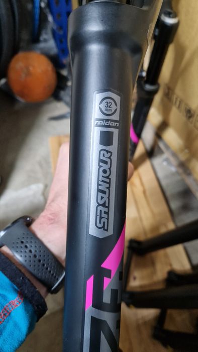 Pakiet Amortyzator Suntour Raidon RLR 100 mm 15x110