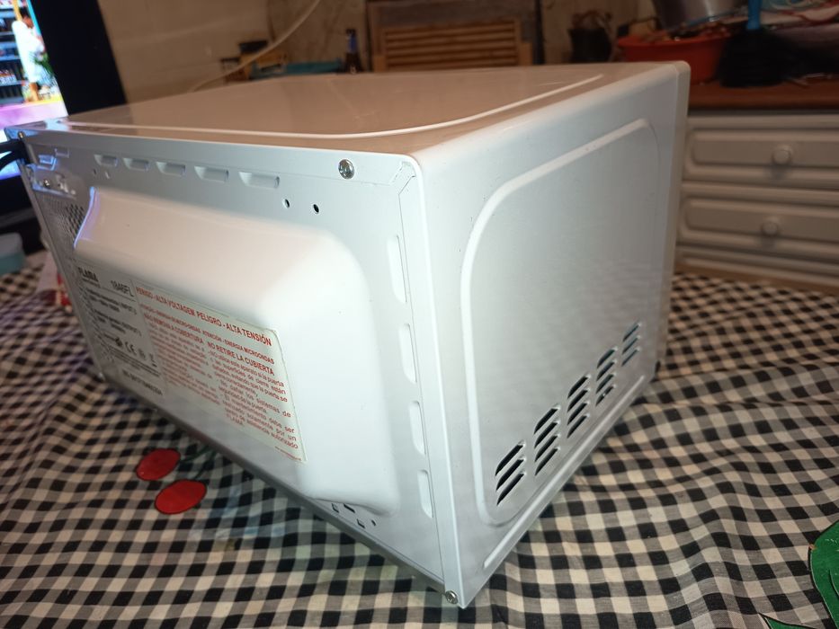 Micro-ondas FLAMA 1816FL (20 L - Sem Grill - Branco)