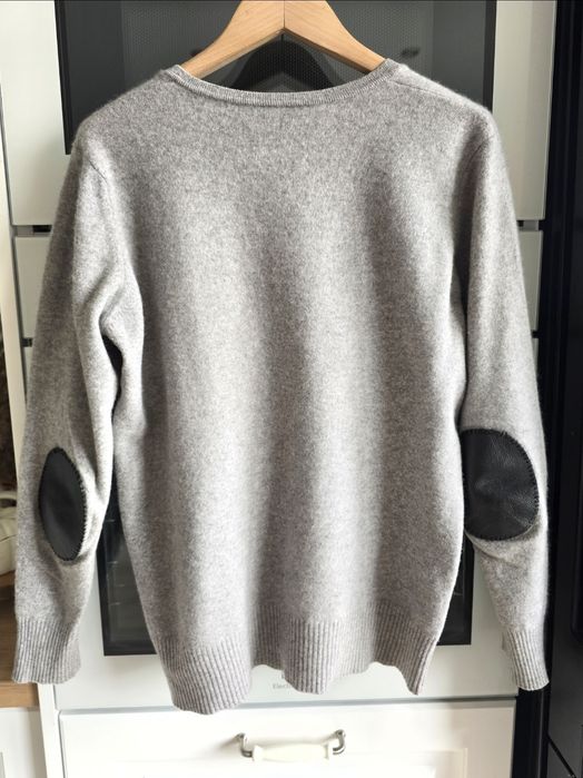 Męski sweter w serek kaszmirowy r.S wełniany szary z łatami