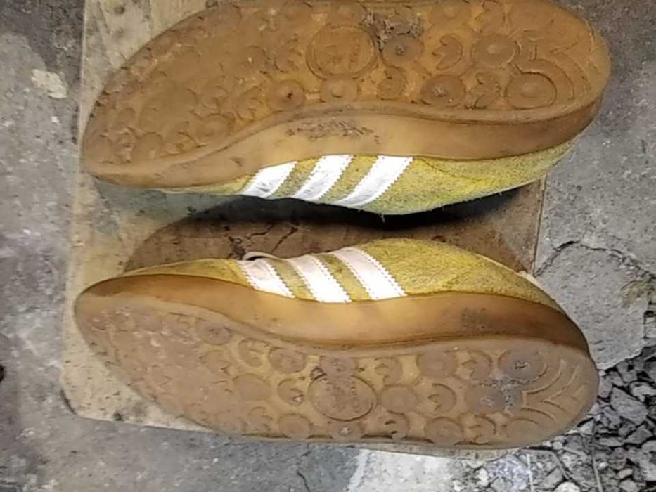 Кросівки від adidas