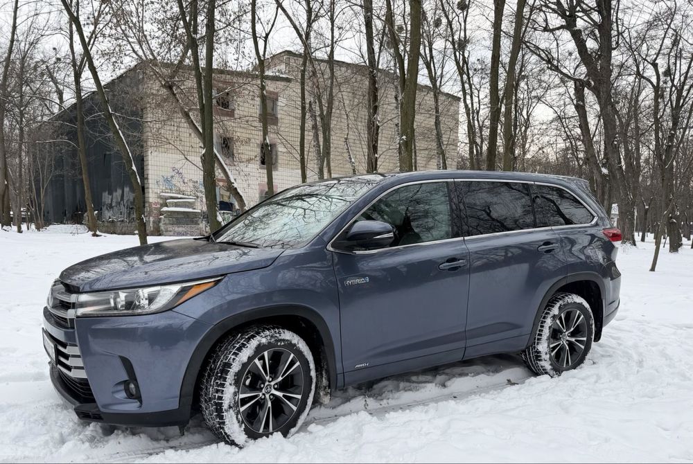 Toyota Highlander Hybrid 2018 року