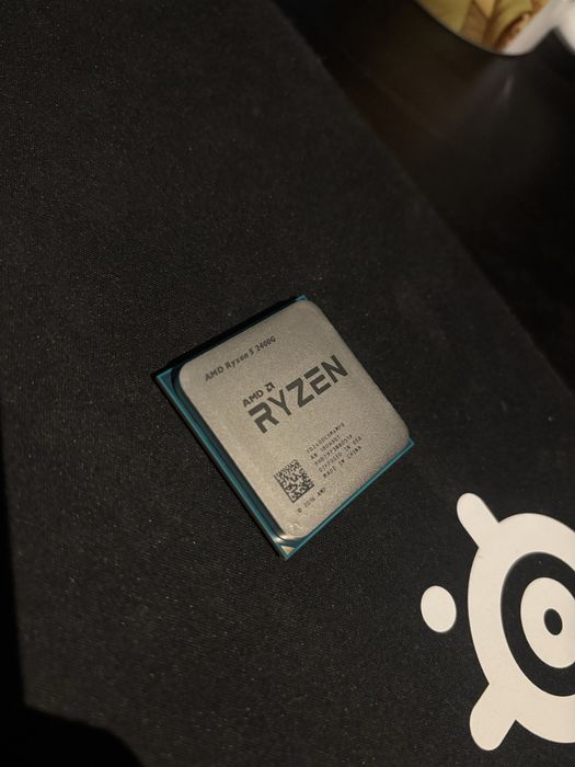 AMD Ryzen 5 2400g z chłodzeniem
