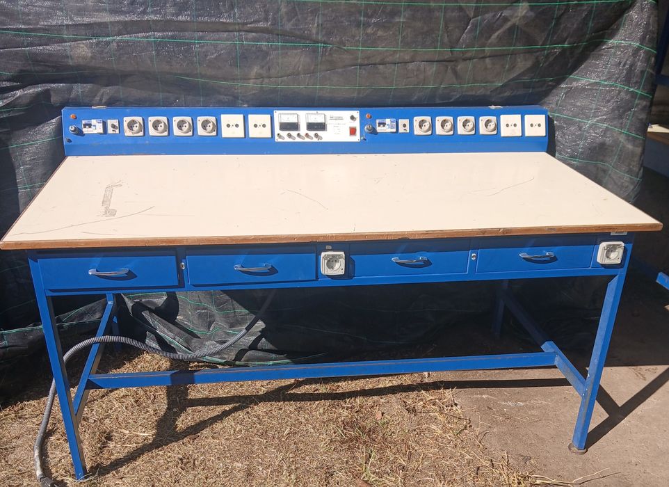 Bancada mesa de electronica reparações  trabalho  entrega