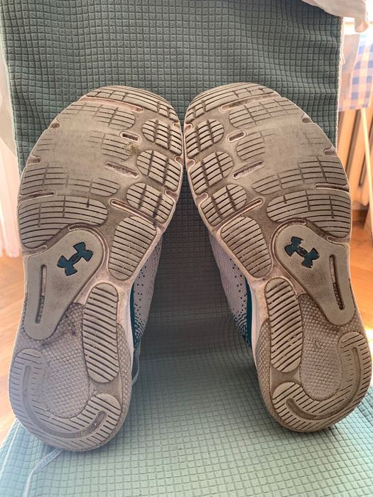 Under armour UA hovr 45r.