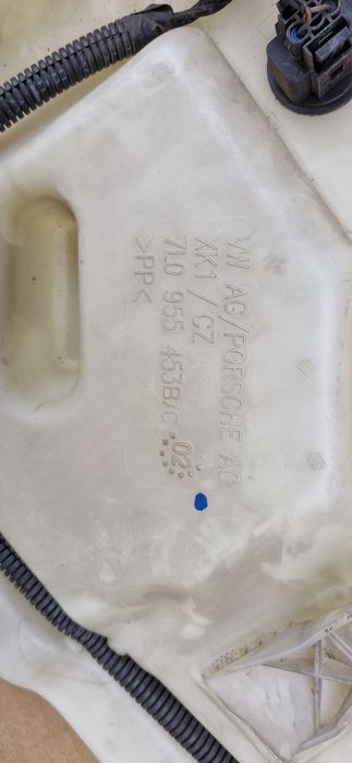 Reservatorio/depósito limpa vidros VW Touareg 2003/2010.