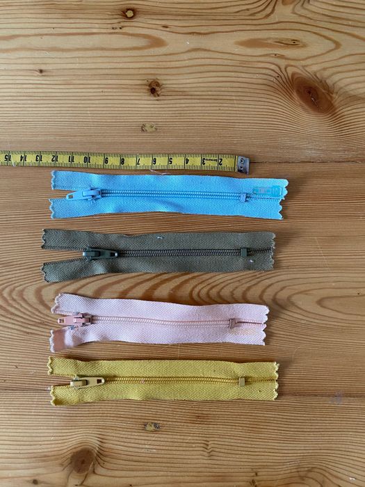 36 Fechos 10cm (em plastico) Cores variadas