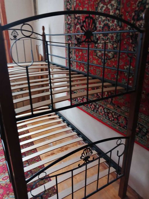 Дитяче двоярусне ліжко