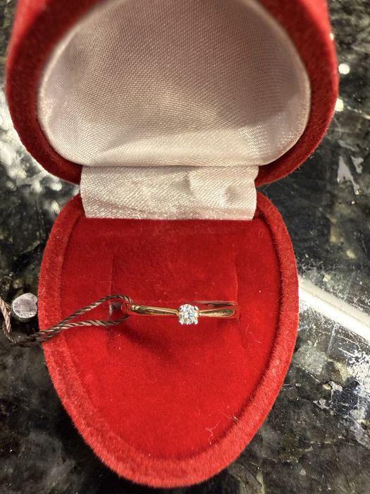 Каблучка діамант