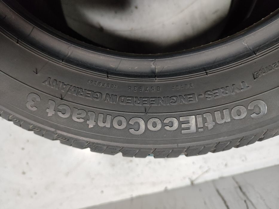 2 Pneus continental 175/60R15 Oferta da Entrega